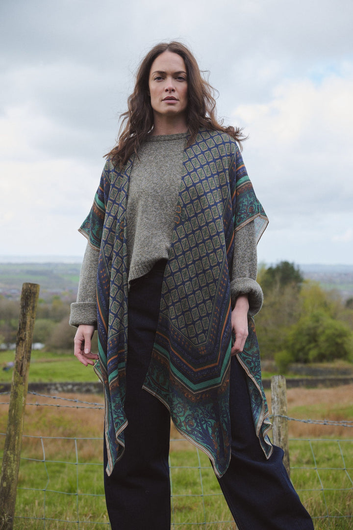 Amulet Emerald Wool Throwover - One Hundred Stars