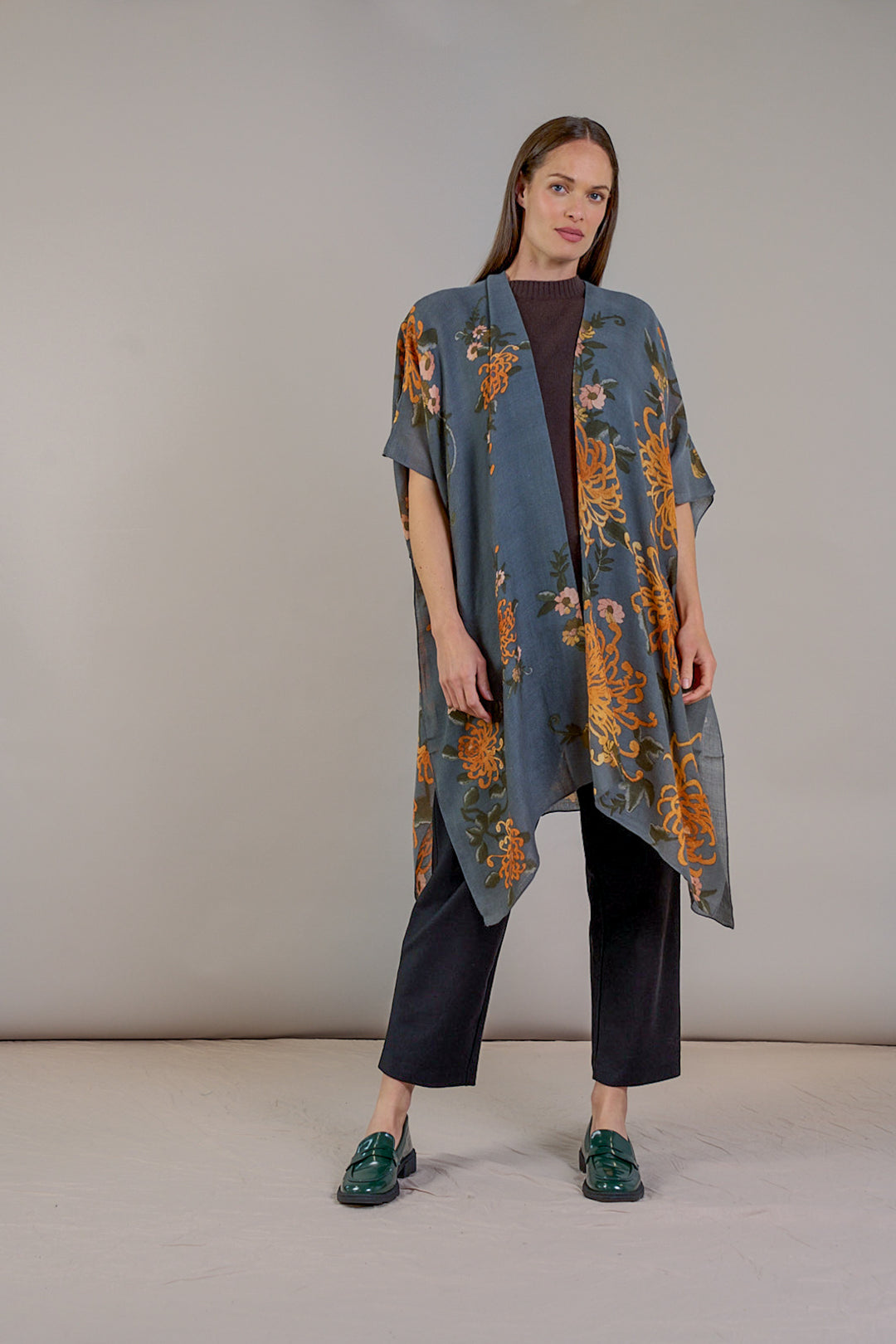 Chrysanthemum Grey Wool Throwover - One Hundred Stars