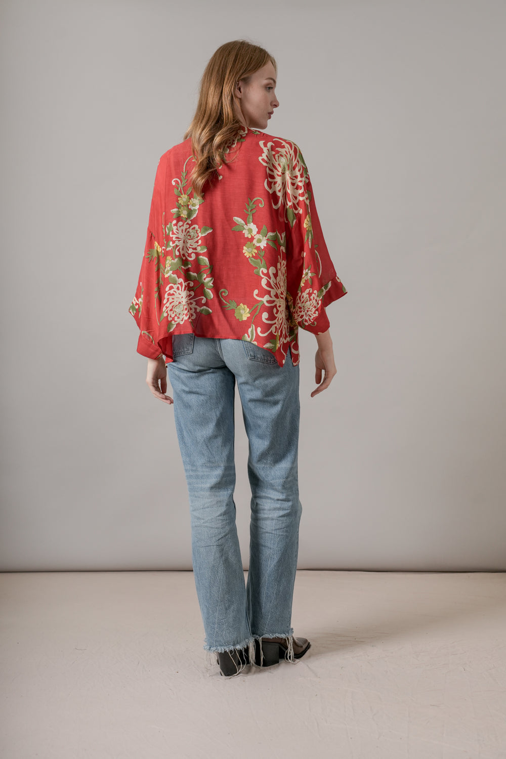 Chrysanthemum Red Kimono - One Hundred Stars