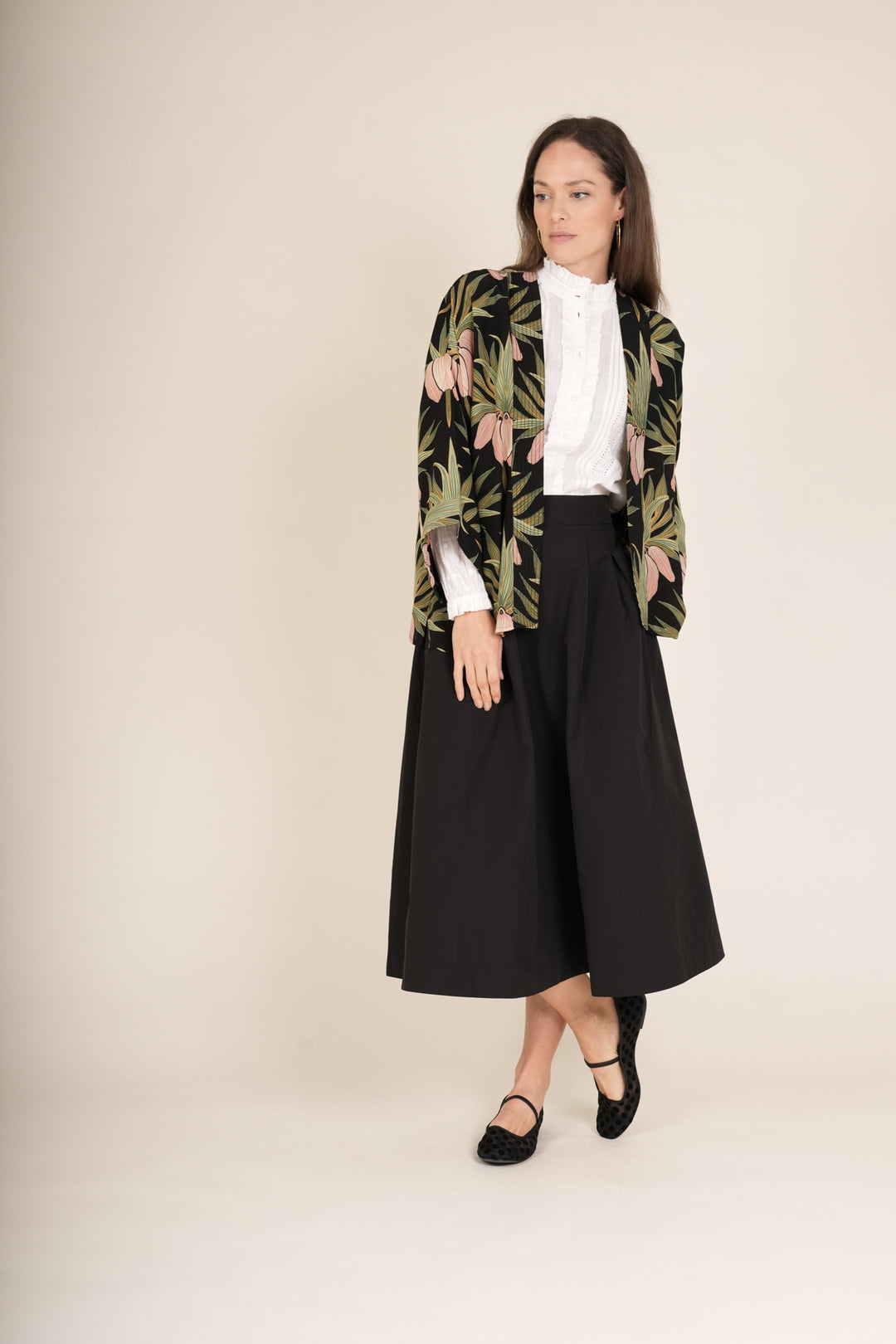 Deco Bud Black Crepe Kimono