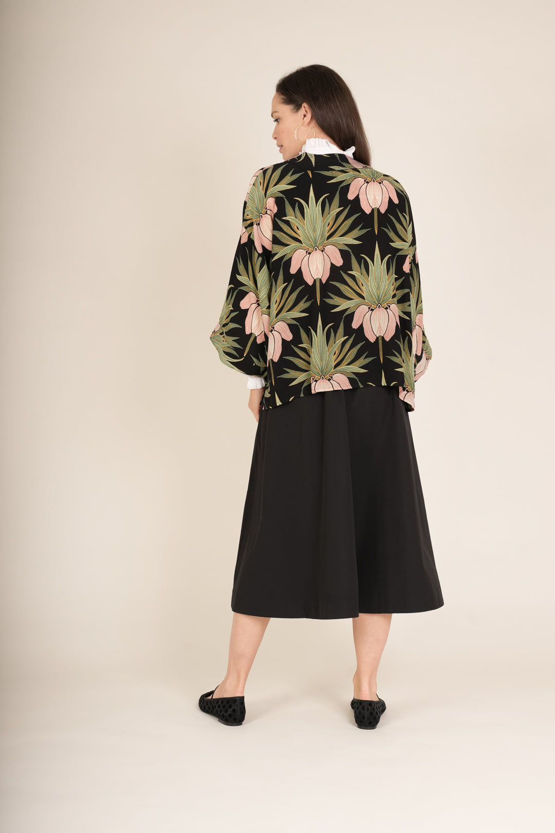 Deco Bud Black Crepe Kimono