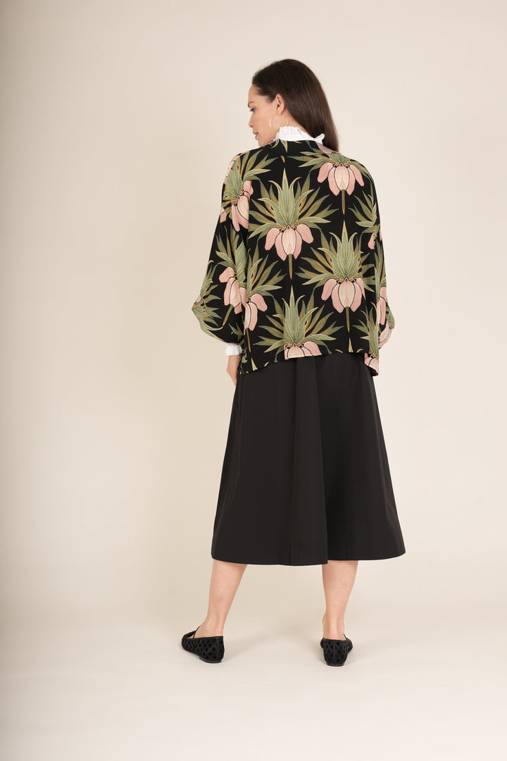 Deco Bud Black Crepe Kimono