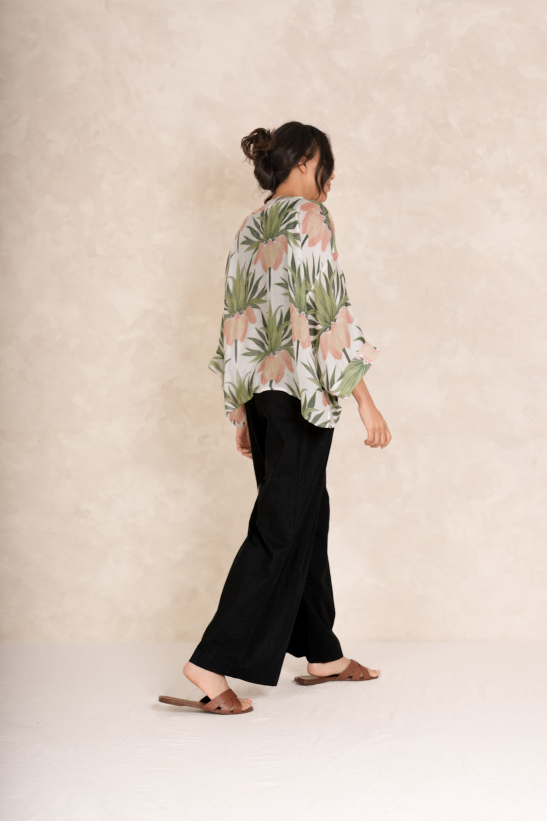 Deco Bud Ivory Kimono