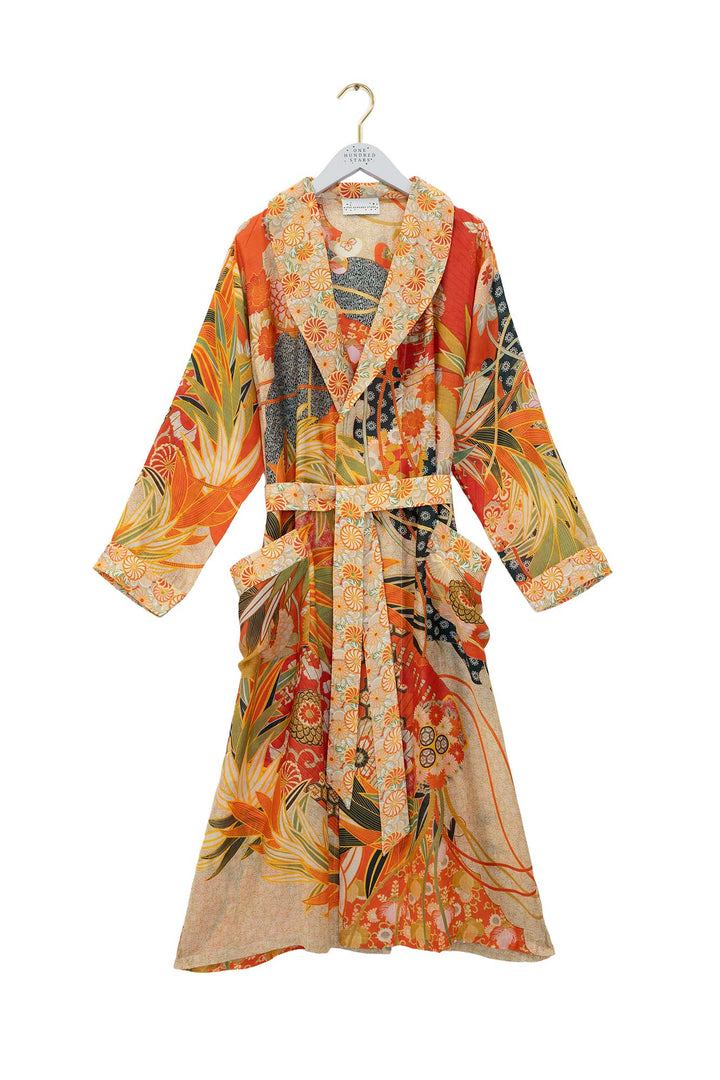 Fans Scarlet Gown - One Hundred Stars