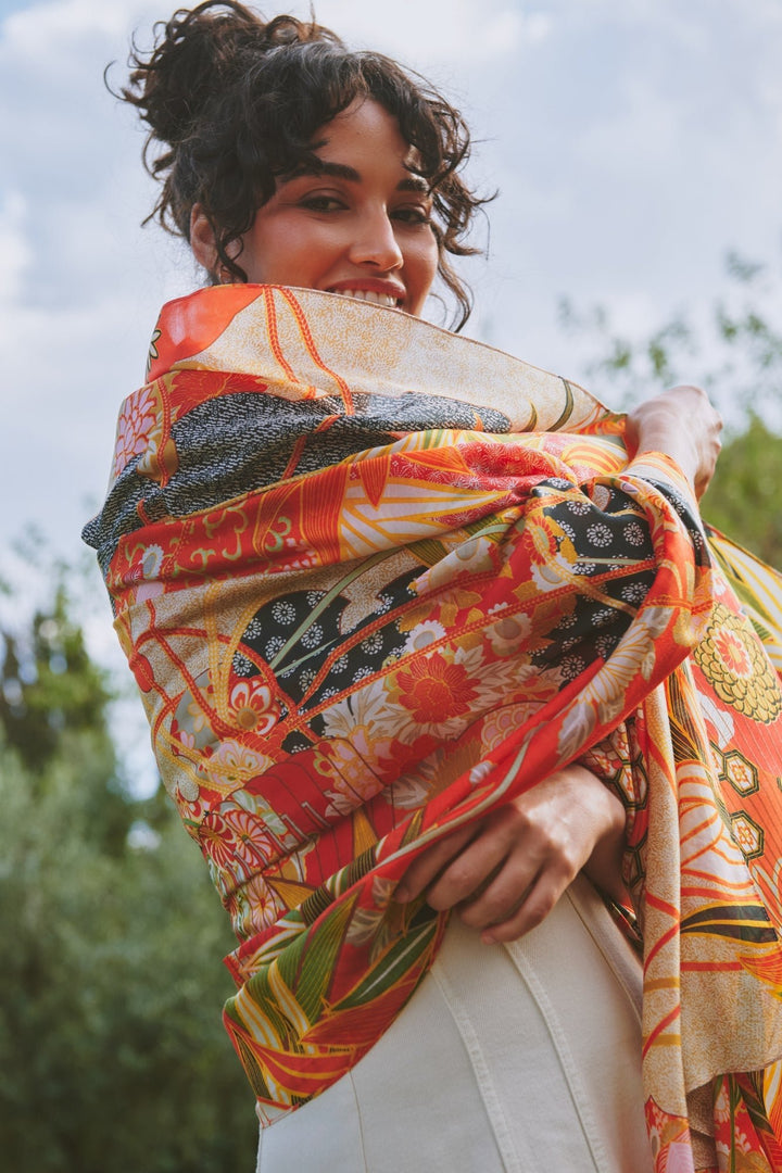 Fans Scarlet Scarf - One Hundred Stars