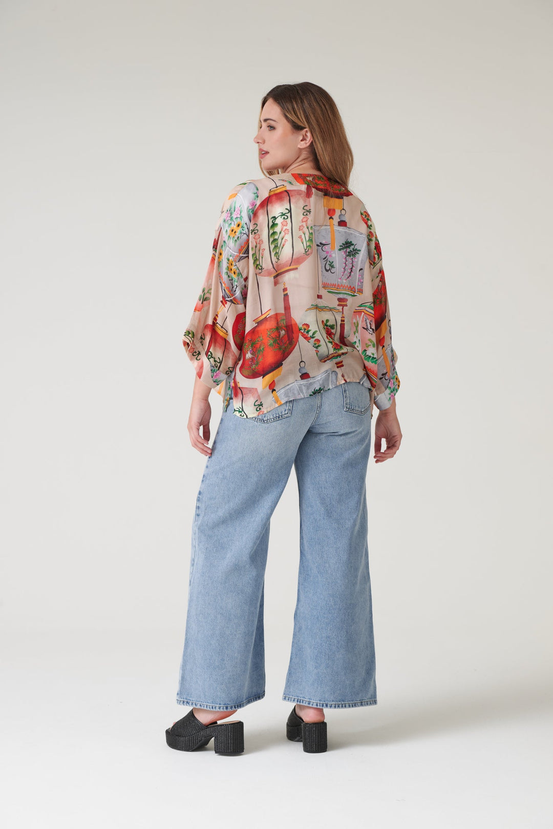 Lanterns Red Kimono - One Hundred Stars