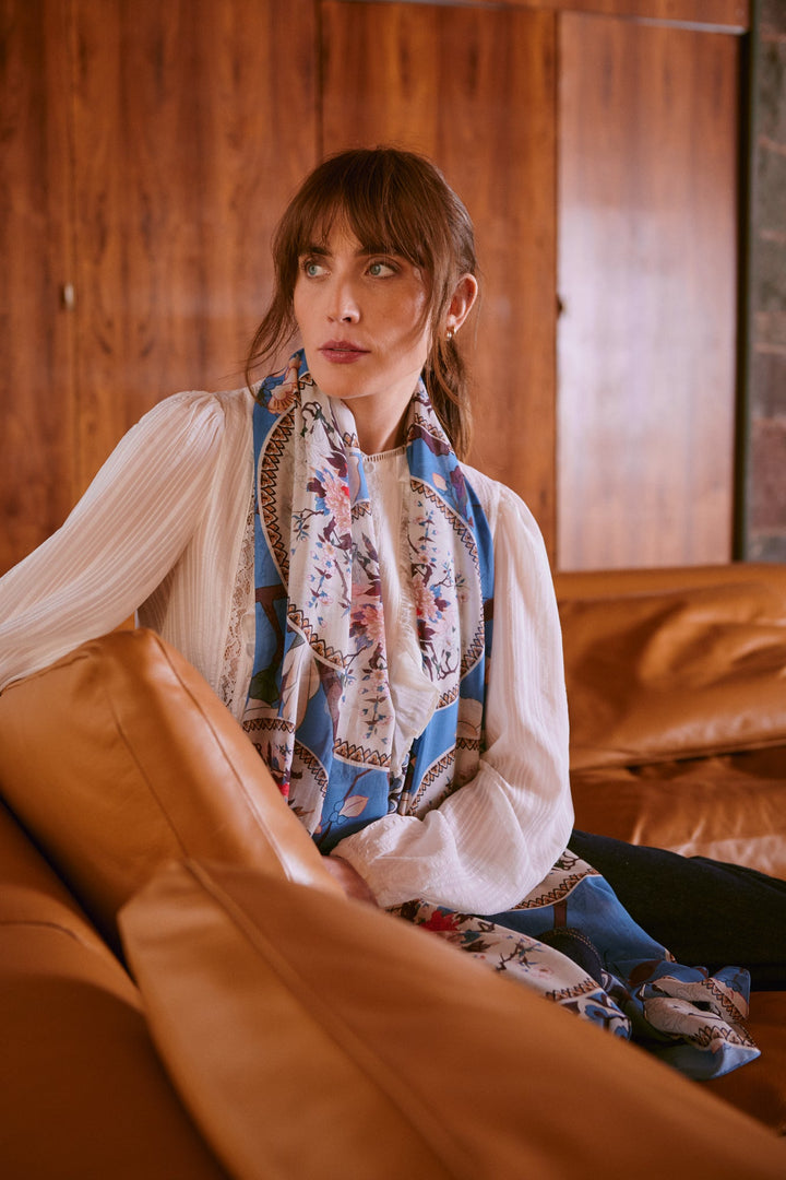 Magnolia Plates Blue Scarf - One Hundred Stars