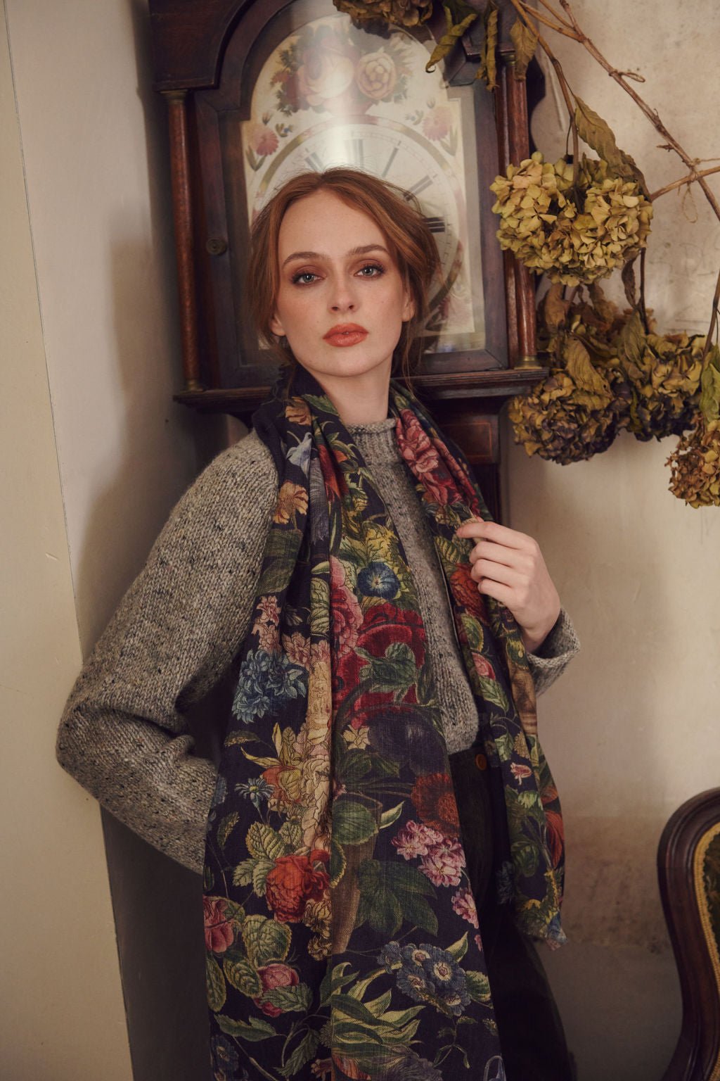 Primula Black Wool Scarf - One Hundred Stars