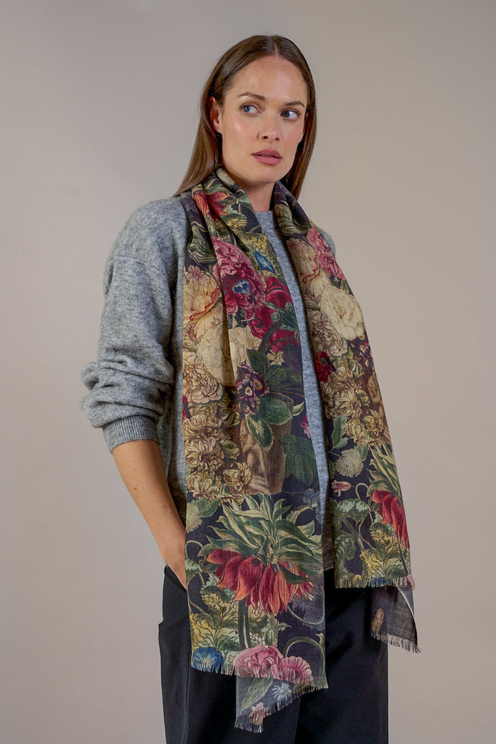 Primula Black Wool Scarf