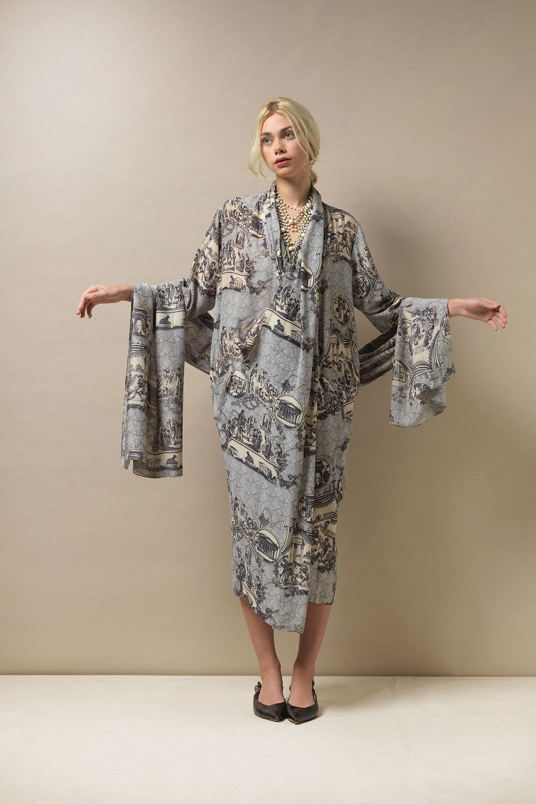 Ancient Columns Charcoal Rachel Dress - One Hundred Stars