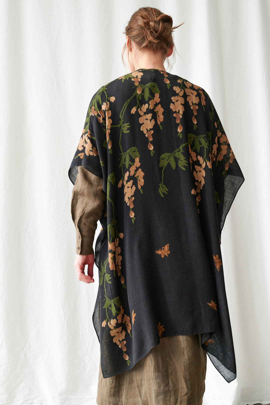 Wisteria Black Wool Throwover - One Hundred Stars