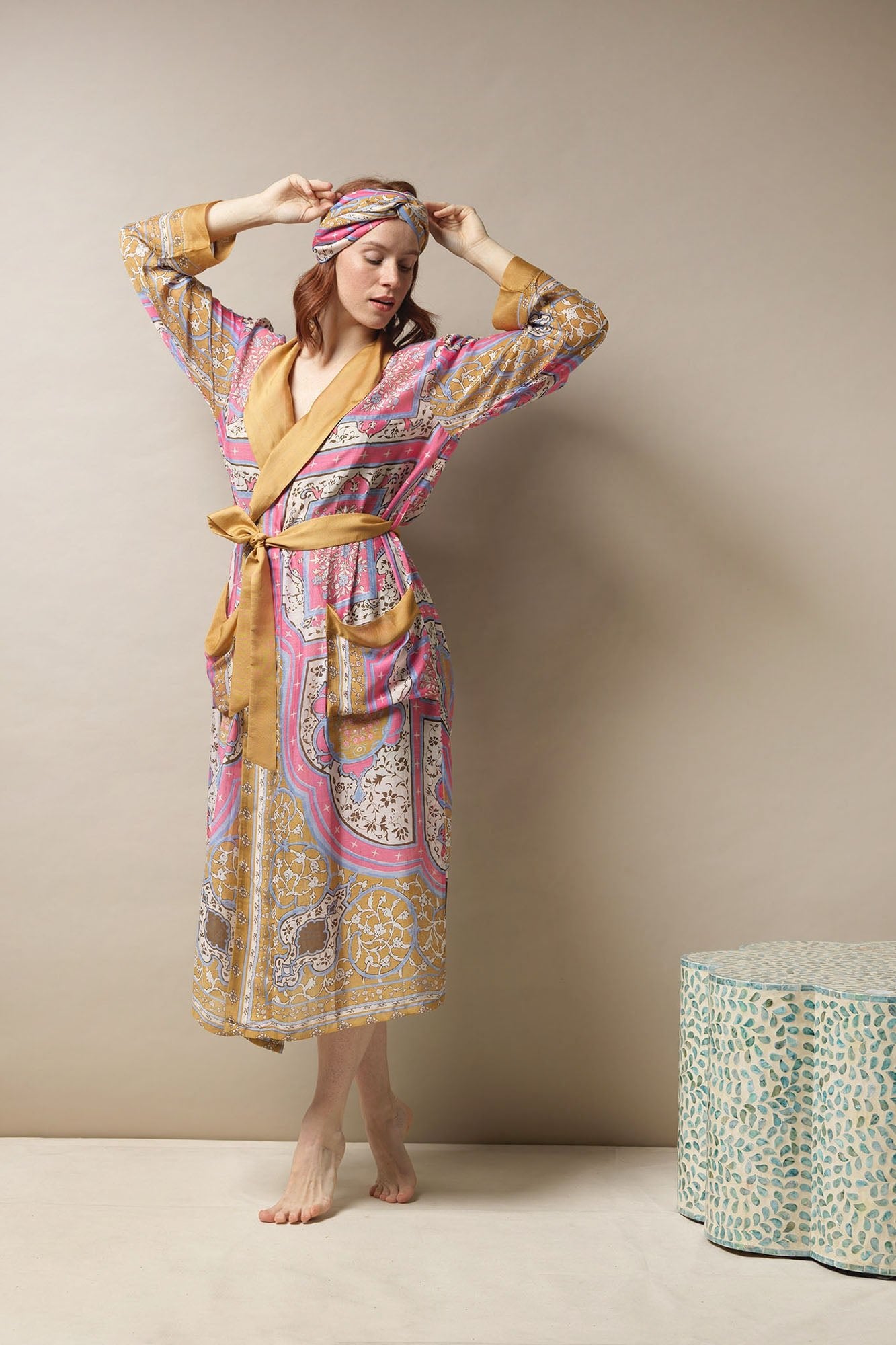 One hundred shop stars dressing gown