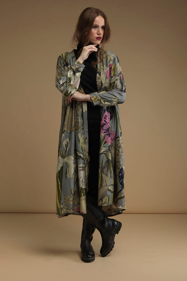 KEW Iris Grey Duster Coat- This stunning shape is both stylish and versatile, whether you choose to wear our duster coat as a luxurious house coat, as part of a chic ensemble during the day or over a little black dress during the evening.