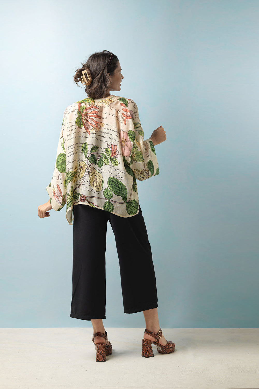 Honeysuckle Kimono - One Hundred Stars
