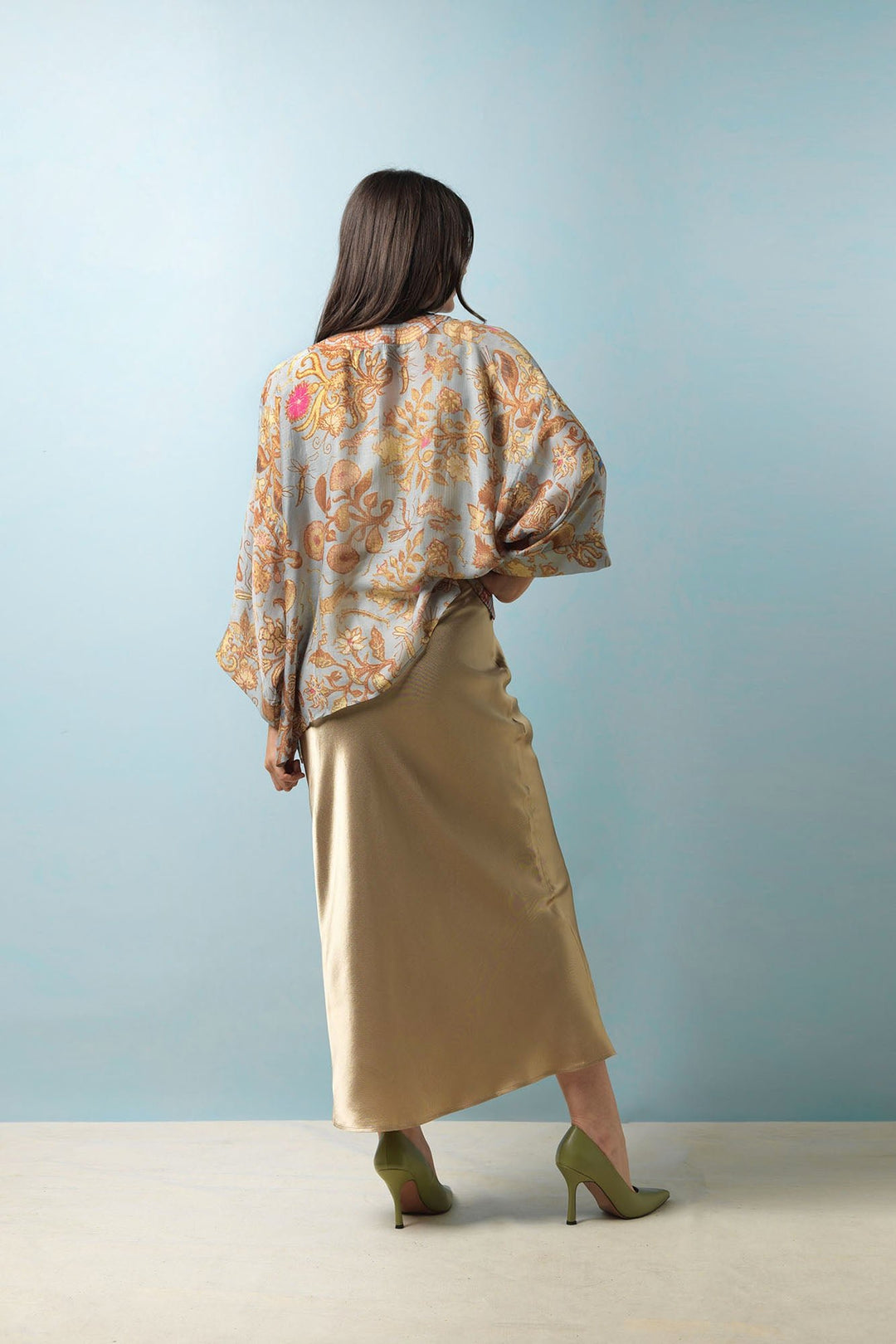 Tudor Rose Grey Kimono - One Hundred Stars