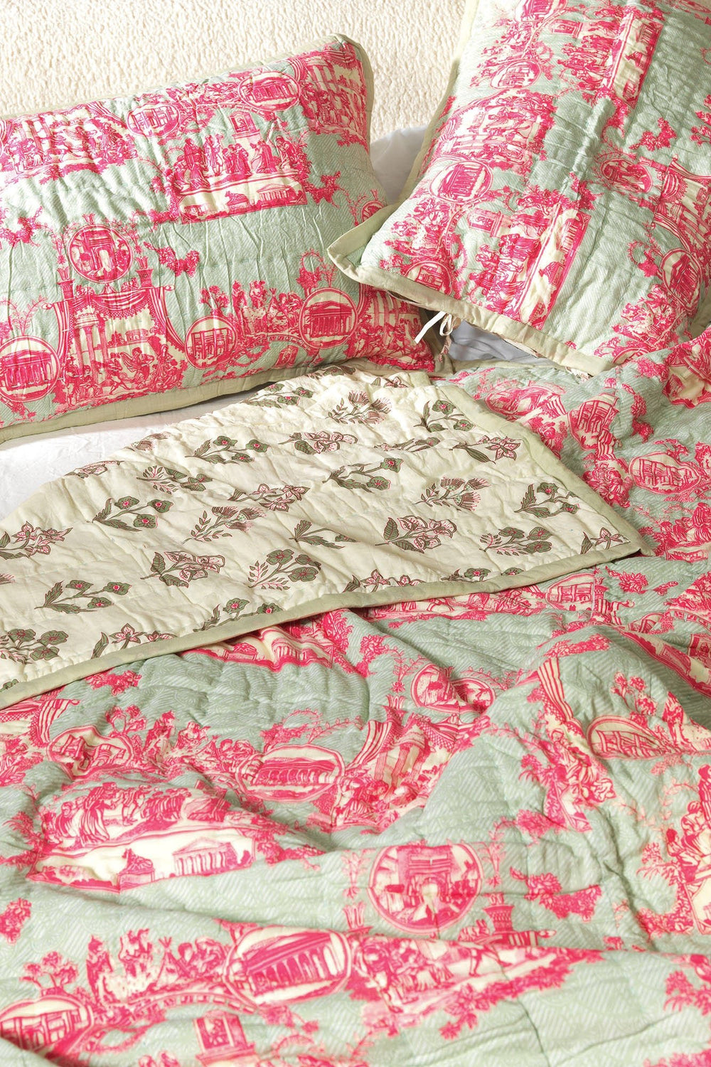 Ancient Column Pink Bedspread - One Hundred Stars